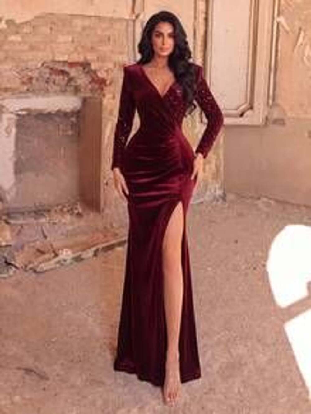Faeriesty Burgundy Velvet V-Neck Long Sleeve Formal Evening Gown